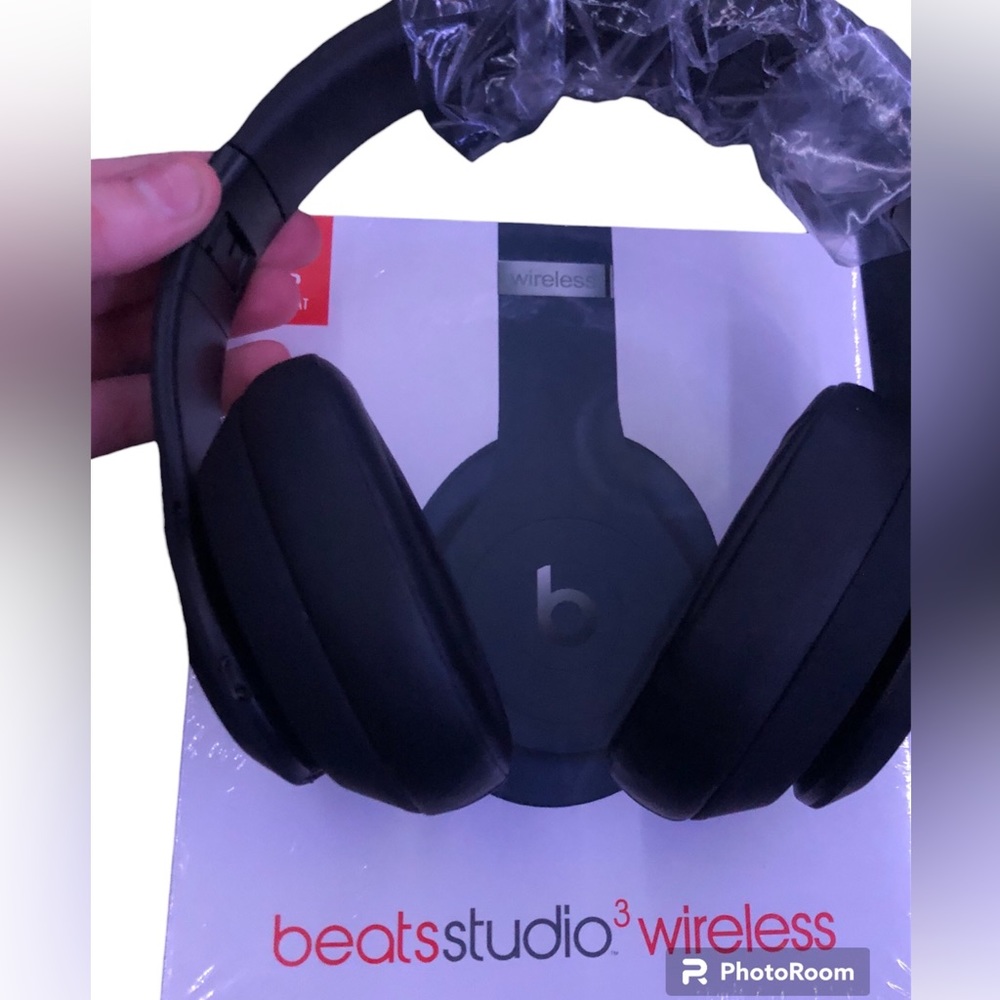 Beats Studio 3 NWT